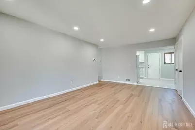 1305 N Oaks Boulevard N, North Brunswick Township, NJ 08902 - Photo 10