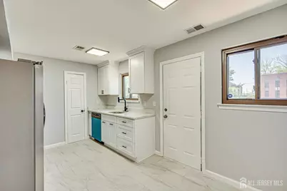 1305 N Oaks Boulevard N, North Brunswick Township, NJ 08902 - Photo 2