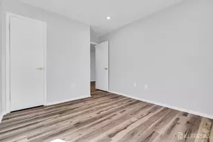 812 Green Hollow Dr, Iselin, NJ 08830 - Photo 16