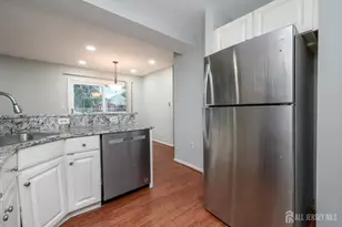 5 Cherrywood Dr, Piscataway Township, NJ 08854 - Photo 10