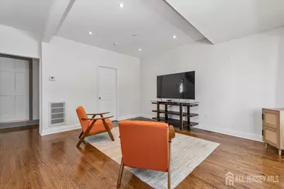 613 Maplewood Avenue, Roselle Park, NJ 07204 - Photo 2