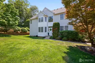 28 Sand Hill Ct, Jamesburg, NJ 08831 - Photo 4