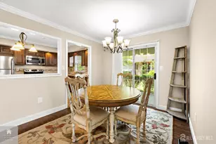 10 Alexander Hamilton Ct, Monroe Township, NJ 08831 - Photo 10