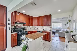 15 Markham Rd, Edison, NJ 08817 - Photo 12