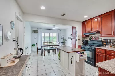 15 Markham Road, Edison, NJ 08817 - Photo 2