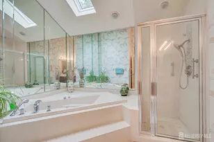 73 Chatsworth Ct, Edison, NJ 08820 - Photo 26