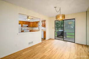 1004 Timber Oaks Rd, Edison, NJ 08820 - Photo 6