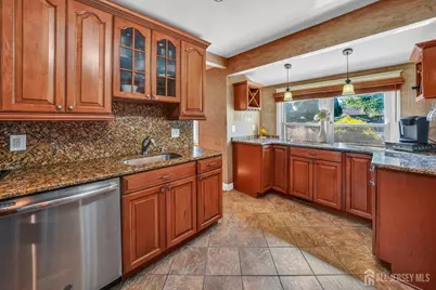 1075 Sherman Avenue, Middlesex, NJ 07080 - Photo 8