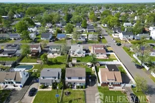 27 W James Pl, Iselin, NJ 08830 - Photo 30