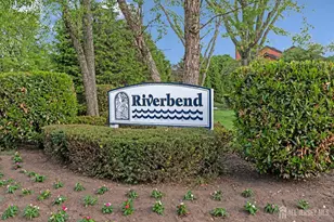 156 Riverbend Dr, North Brunswick Township, NJ 08902 - Photo 14