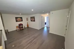 27 Wisteria Ct, Monroe Township, NJ 08831 - Photo 14