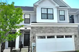 27 Wisteria Ct, Monroe Township, NJ 08831 - Photo 2