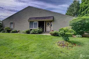 7 Betsy Ross Dr, Monroe Township, NJ 08831 - Photo 4