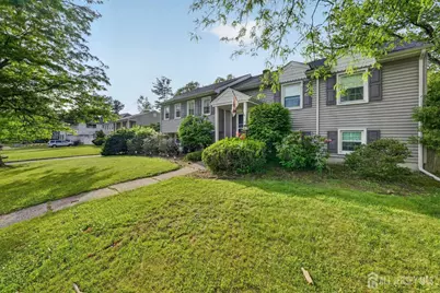 10 Remington Drive, Edison, NJ 08820 - Photo 2