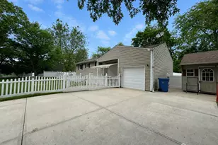 4 Meade Ct, Piscataway Township, NJ 08854 - Photo 4
