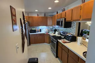 394 Rittenhouse Ct, North Brunswick Township, NJ 08902 - Photo 10