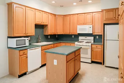 40 Sherwood Drive, Monroe Township, NJ 08831 - Photo 6