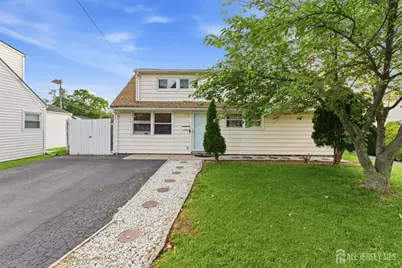 35 Coolidge Avenue, Carteret, NJ 07008 - Photo 2