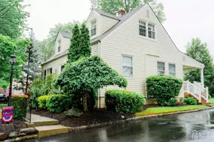 33 Lancaster Rd, Colonia, NJ 07067 - Photo 2