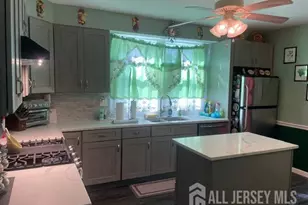 0-42 Louis St, Carteret, NJ 07008 - Photo 4