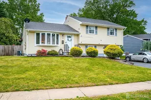 18 Starlit Dr, Middlesex, NJ 08846 - Photo 2