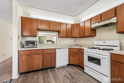 289 Bromley Place, East Brunswick Township, NJ 08816 - Photo 8