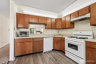289 Bromley Pl, East Brunswick Township, NJ 08816 - Photo 8
