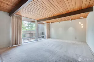 34 Henderson Rd, South Brunswick Township, NJ 08824 - Photo 8