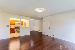 372 Lancaster Ct, Piscataway Township, NJ 08854 - Photo 4