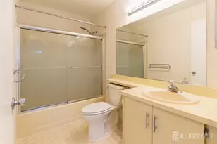 372 Lancaster Ct, Piscataway Township, NJ 08854 - Photo 10