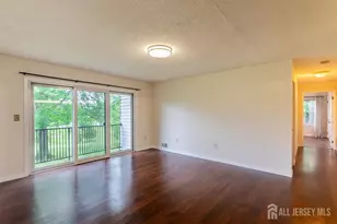 372 Lancaster Ct, Piscataway Township, NJ 08854 - Photo 2