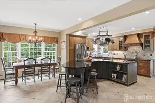 4 Honey Ct, Metuchen, NJ 08840 - Photo 2