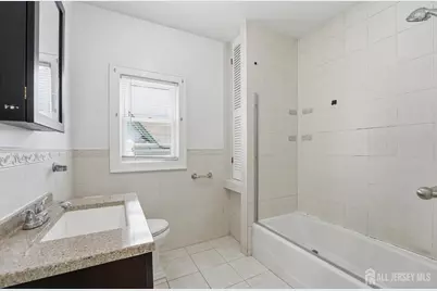 122 South Lincoln Avenue, Middlesex, NJ 08846 - Photo 4