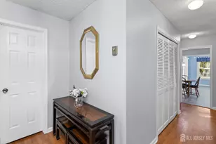 716 Victoria Ct, Monroe Township, NJ 08831 - Photo 6
