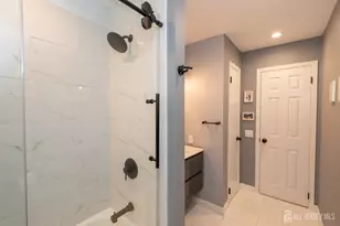 61 Clifton St, Edison, NJ 08817 - Photo 36