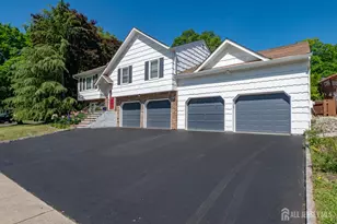 61 Clifton St, Edison, NJ 08817 - Photo 2