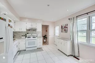15 Roxy Ave, Edison, NJ 08820 - Photo 14
