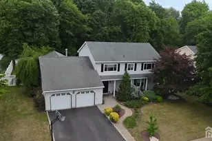 18 Erin Ln, Old Bridge Township, NJ 08857 - Photo 2