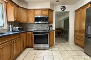 18 Erin Ln, Old Bridge Township, NJ 08857 - Photo 8