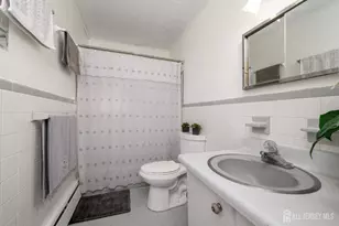 405 Kennedy Dr, Linden, NJ 07036 - Photo 14
