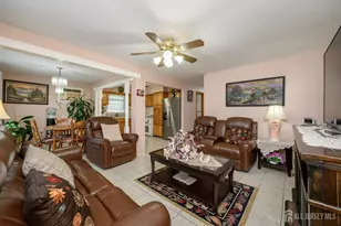 405 Kennedy Dr, Linden, NJ 07036 - Photo 4
