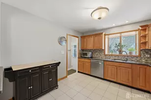 31 Middle Hill Rd, Colonia, NJ 07067 - Photo 10