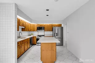 6 Rutherford Hayes Dr, Monroe Township, NJ 08831 - Photo 16