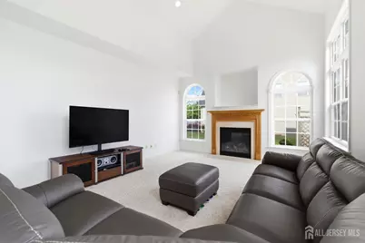 14 Rue Cezanne Street, Franklin Township, NJ 08873 - Photo 4