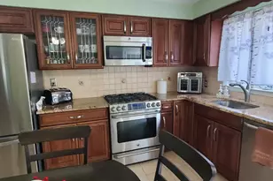 126 Florence Ave, Colonia, NJ 07067 - Photo 12