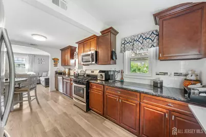 1833 West 4 Th Street, Piscataway Township, NJ 08854 - Photo 4