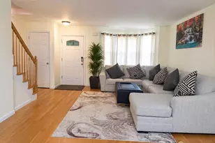 7 Paul St, Fords, NJ 08863 - Photo 2