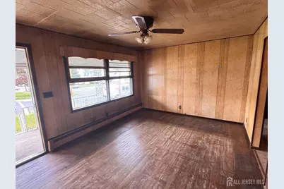 554 Ridgeway Avenue, Sayreville, NJ 08879 - Photo 4