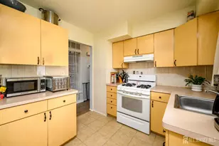 290 Grove St, Woodbridge Township, NJ 07095 - Photo 10