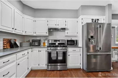 1109 N Boyd Parkway N, North Brunswick Township, NJ 08902 - Photo 12